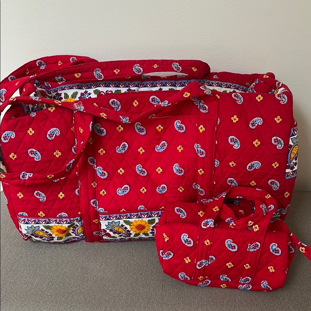 Quilted tote with matching make up bag like new $12